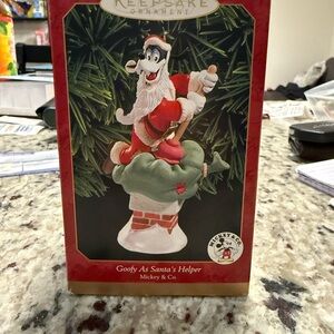 Hallmark Goofy as Santa's Helper Ornament - Red, Green,‎ White